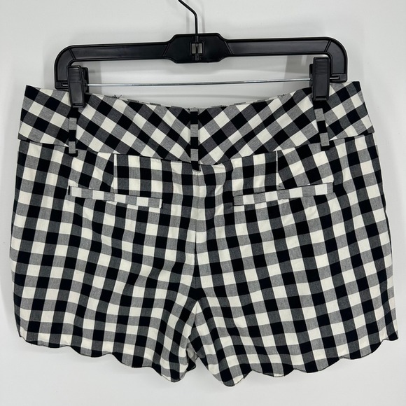Ann Taylor Gingham Check Scallop Hem Shorts 6 Cotton Black Cream Plaid Preppy - Picture 2 of 6